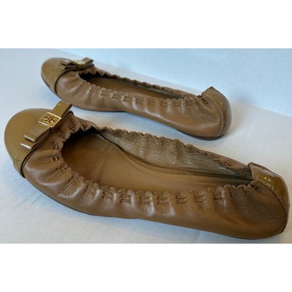 Tory Burch Tan Romy Leather Patent Medallion Logo Bow Ballet Flats Size 7 - Picture 3 of 8